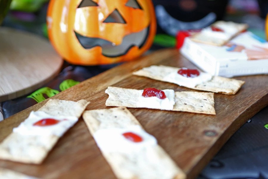 Pansements comestibles sains pour Halloween – Mummy Cooks